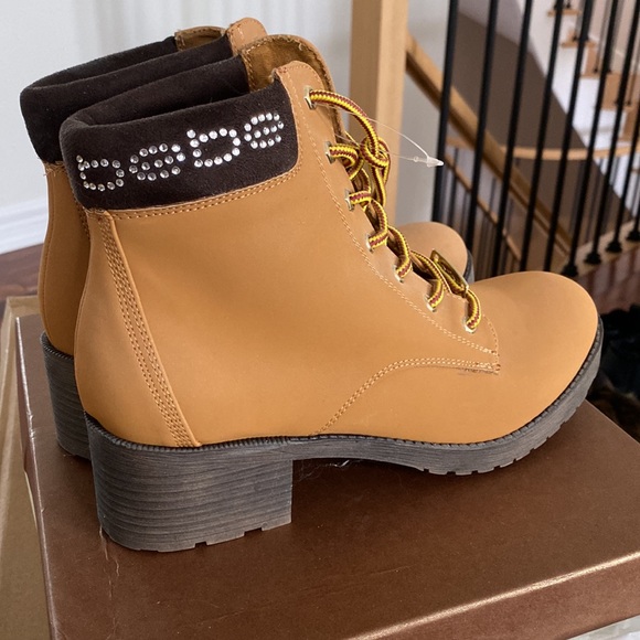 BNWOT Bebe Booties Size 7.5 - Picture 2 of 3